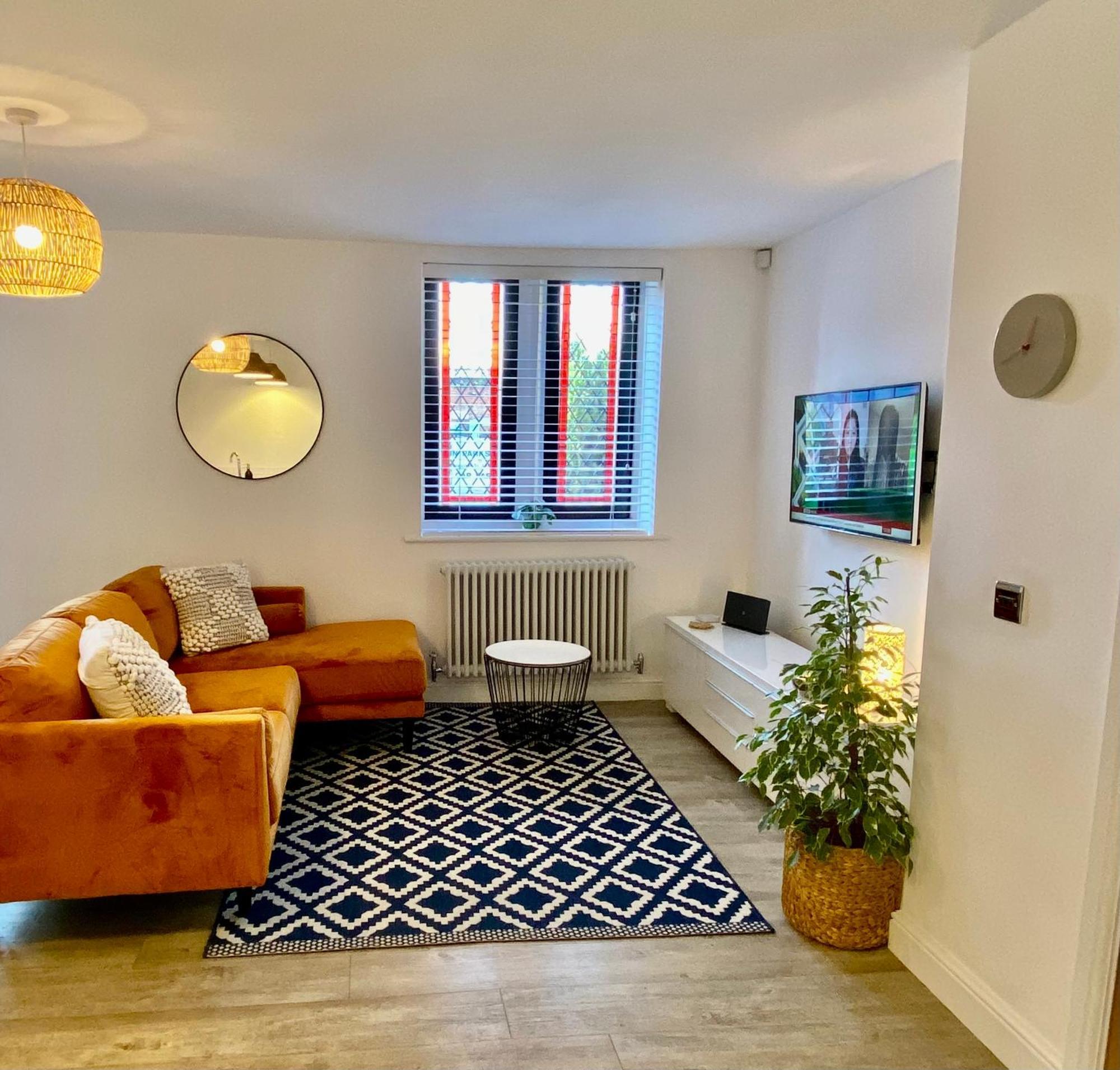צ'סטר Boutique Chapel Apartment Within City Walls מראה חיצוני תמונה