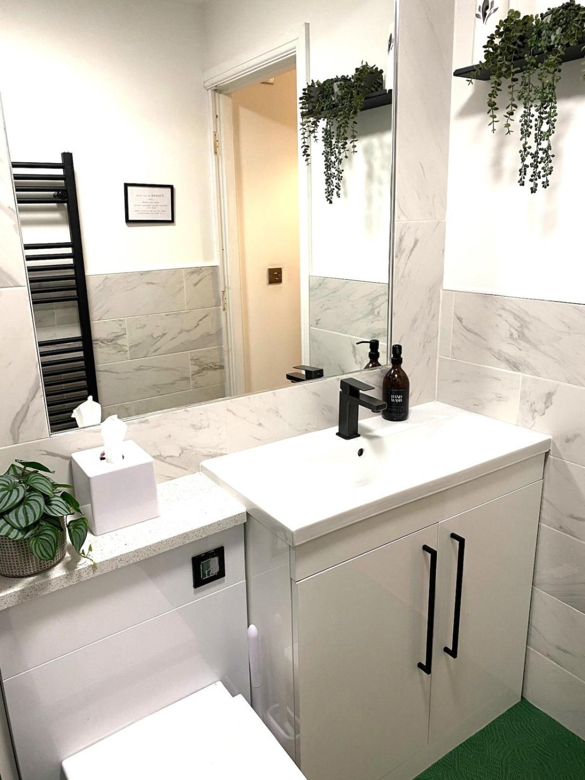 צ'סטר Boutique Chapel Apartment Within City Walls מראה חיצוני תמונה